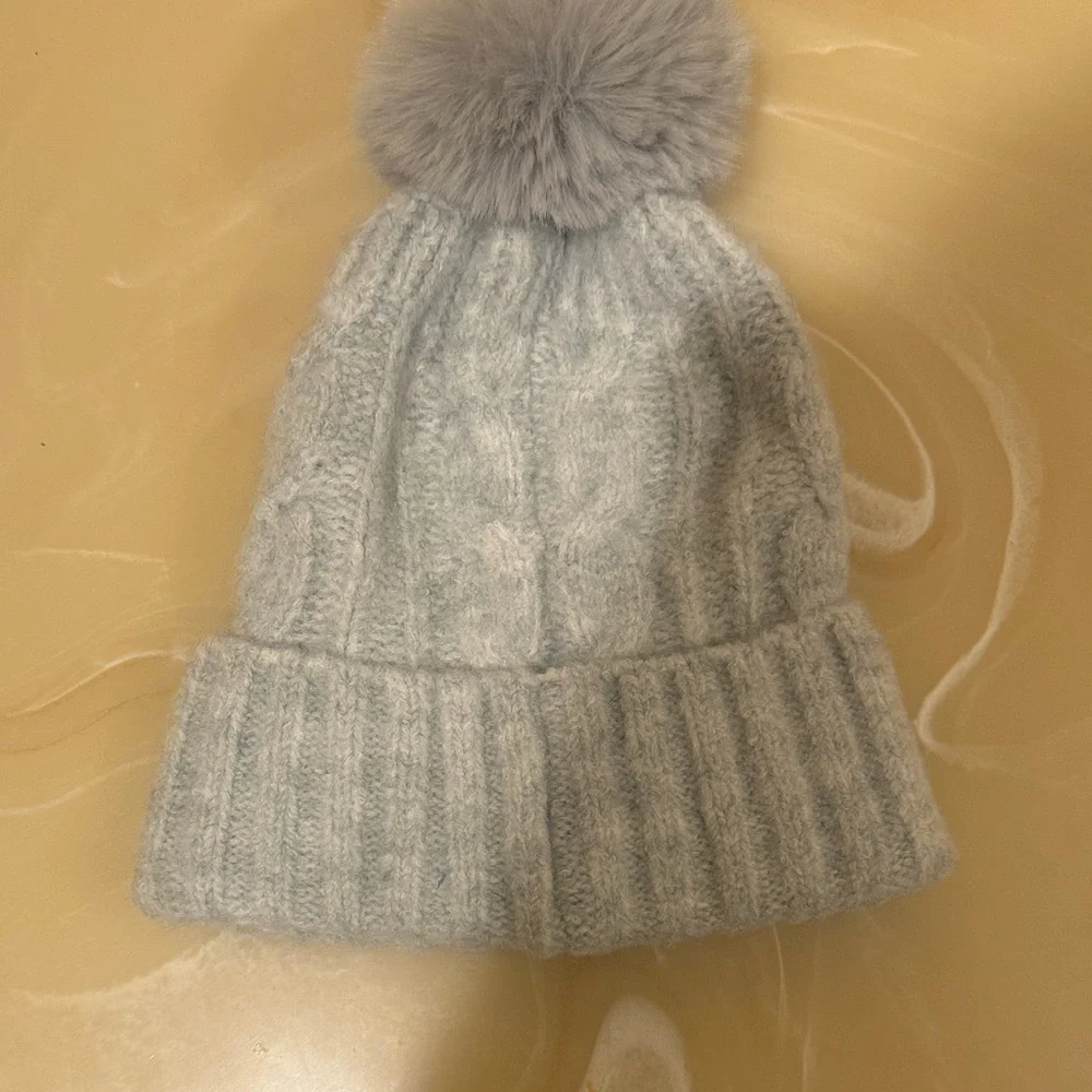 Sonoma Goods For Life Gray Cable Knit Pom Beanie Hat NWT Winter Cozy